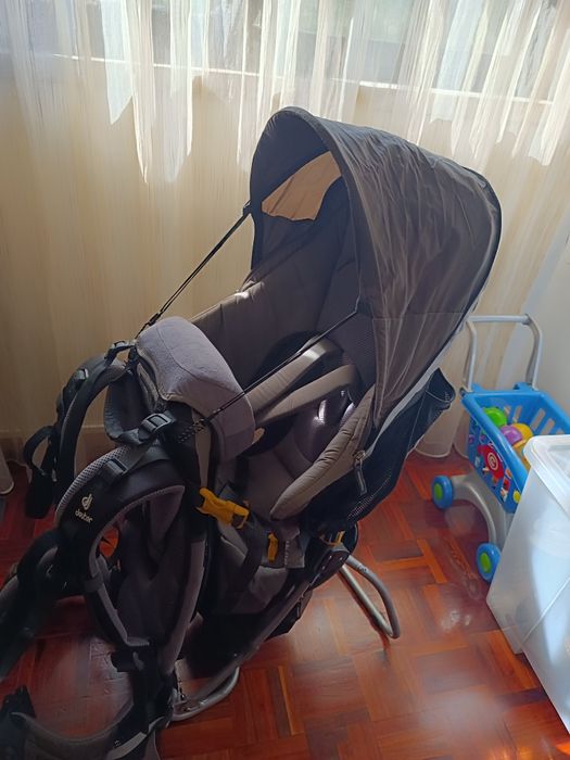 Porta-Bebé Caminhada Deuter Kid Comfort