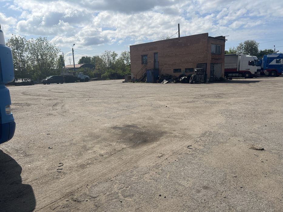 Продам комерційні приміщення з ділянкою 4 Га, без комісї