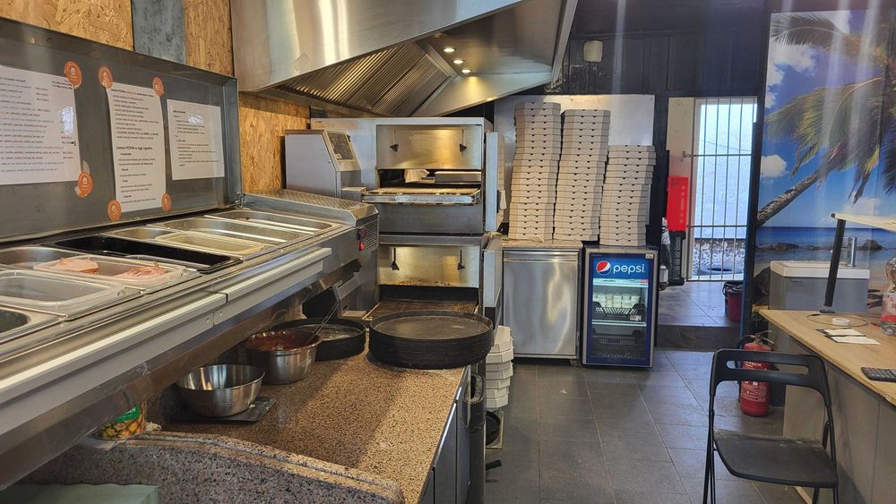 ODSTĘPIE pizzerię / 3 w pełni wyposażone lokale gastronomiczne