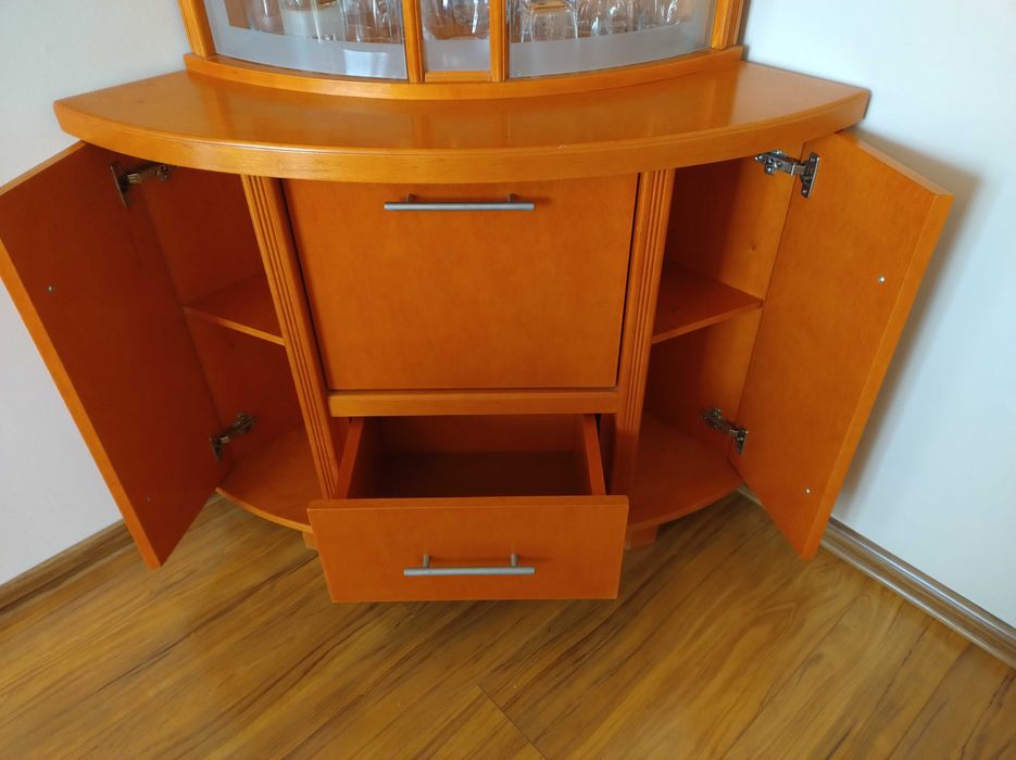 komplet mebli do salonu, podświetlana witryna, rozkładany stół
