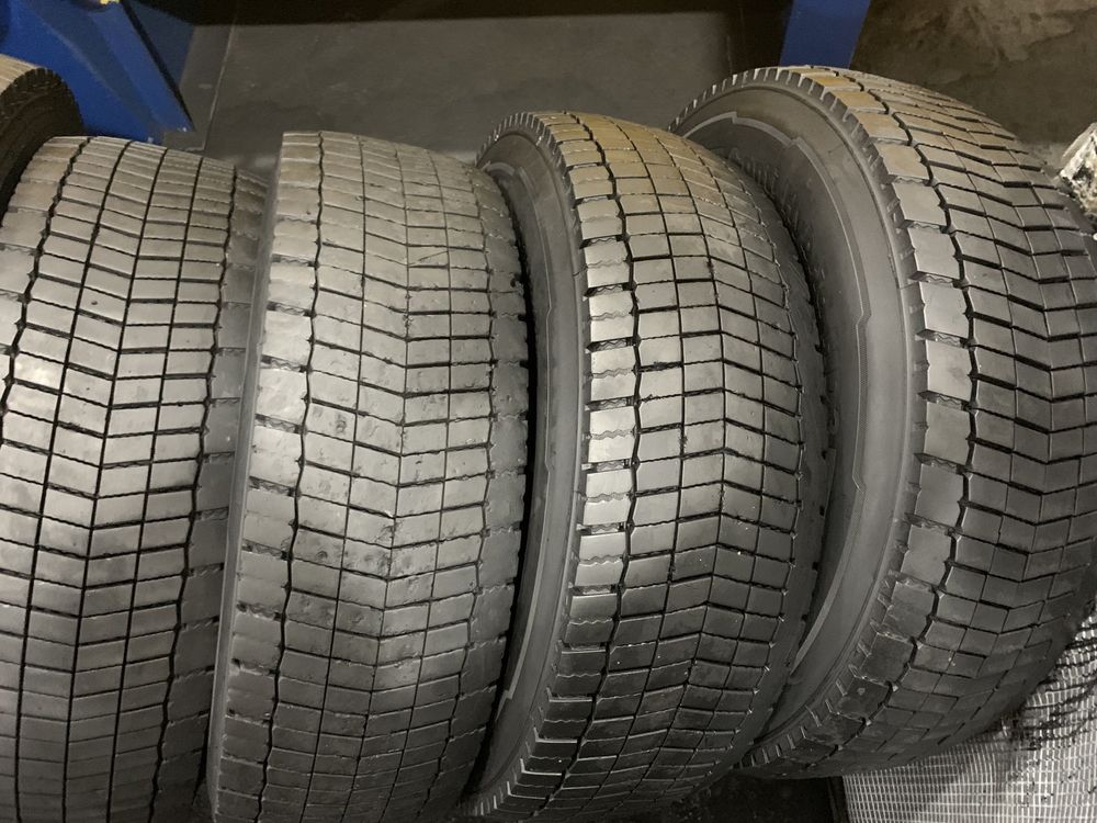 шина вантажна б/в 305/70R19,5 Continental Hybrid HD3 (4 шт.)