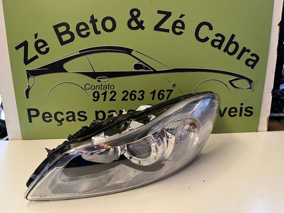 VOLVO C30 FAROL ESQUERDO - FF772