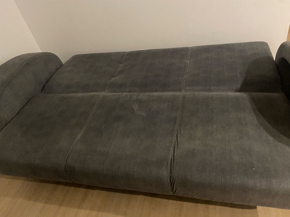 Sofá-cama com puffs cinzento