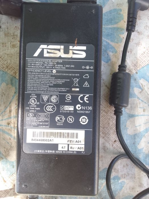 Зарядний пристрій 19v4.74ампер