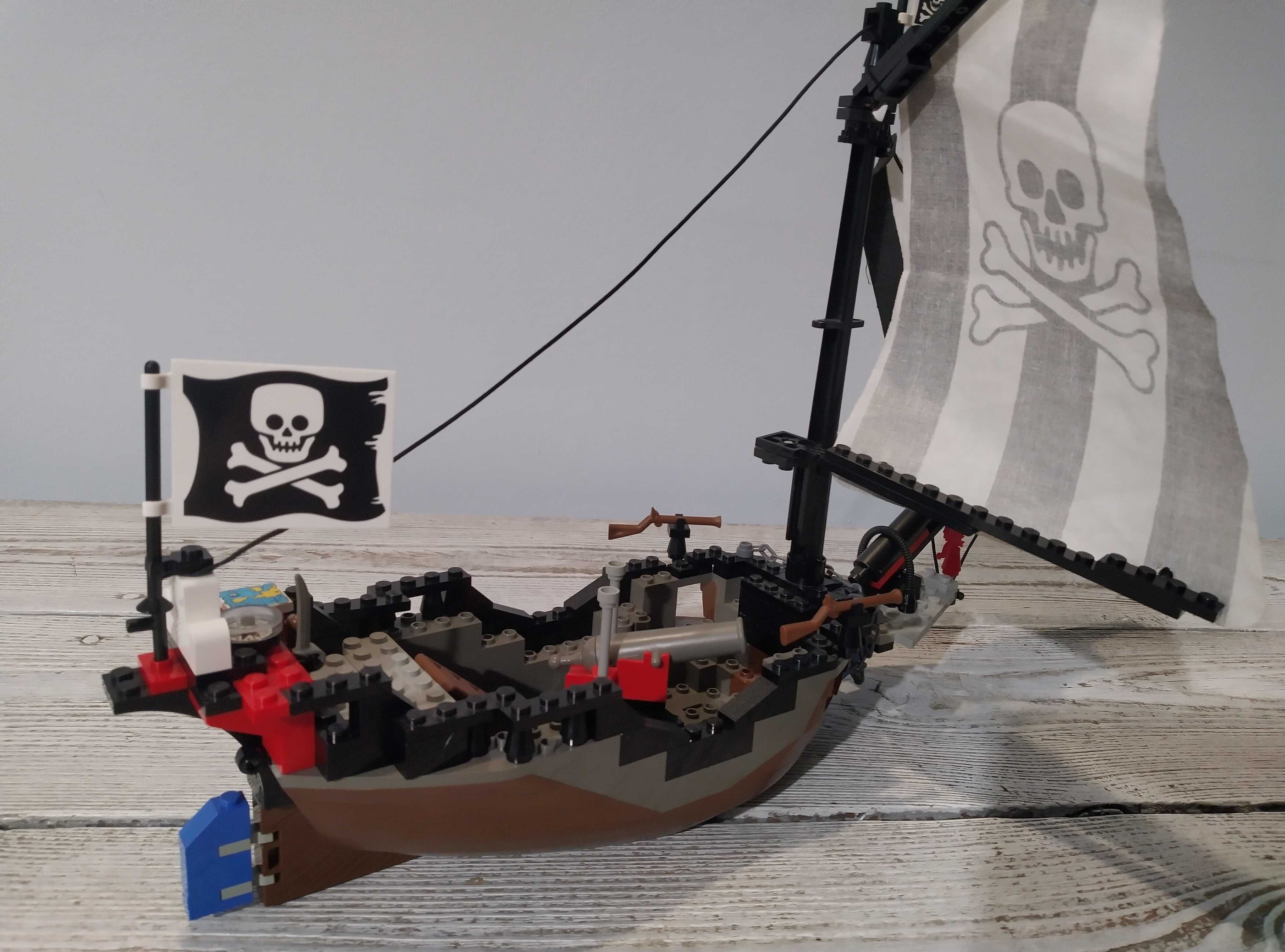 LEGO 6268 statek Carrabean Runner+ dodatki