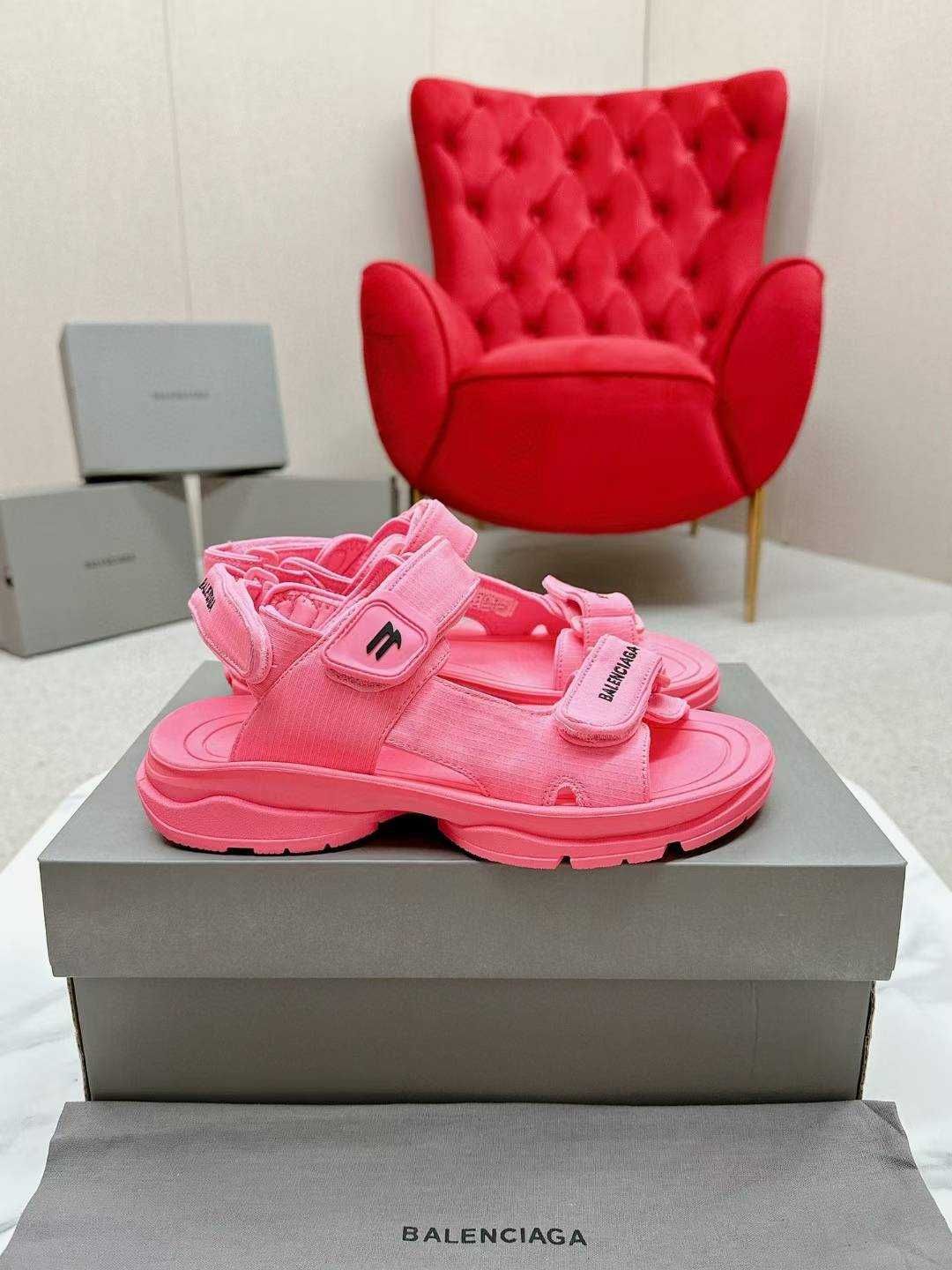 Balenciaga Buty, sandaly klapki, skora 080214