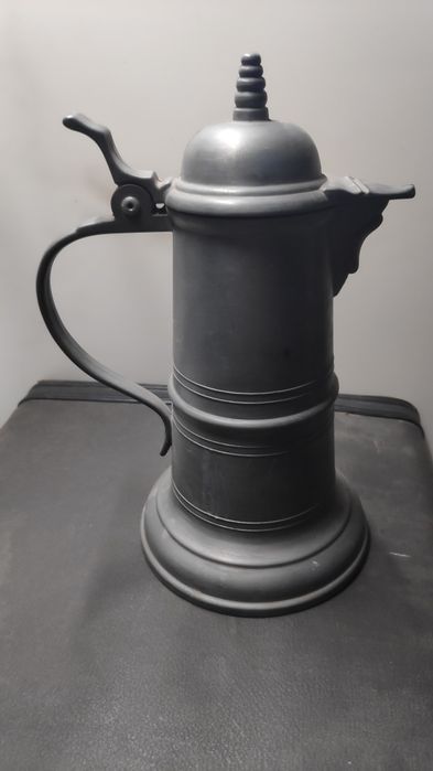 Stary dzbanek aluminiowy