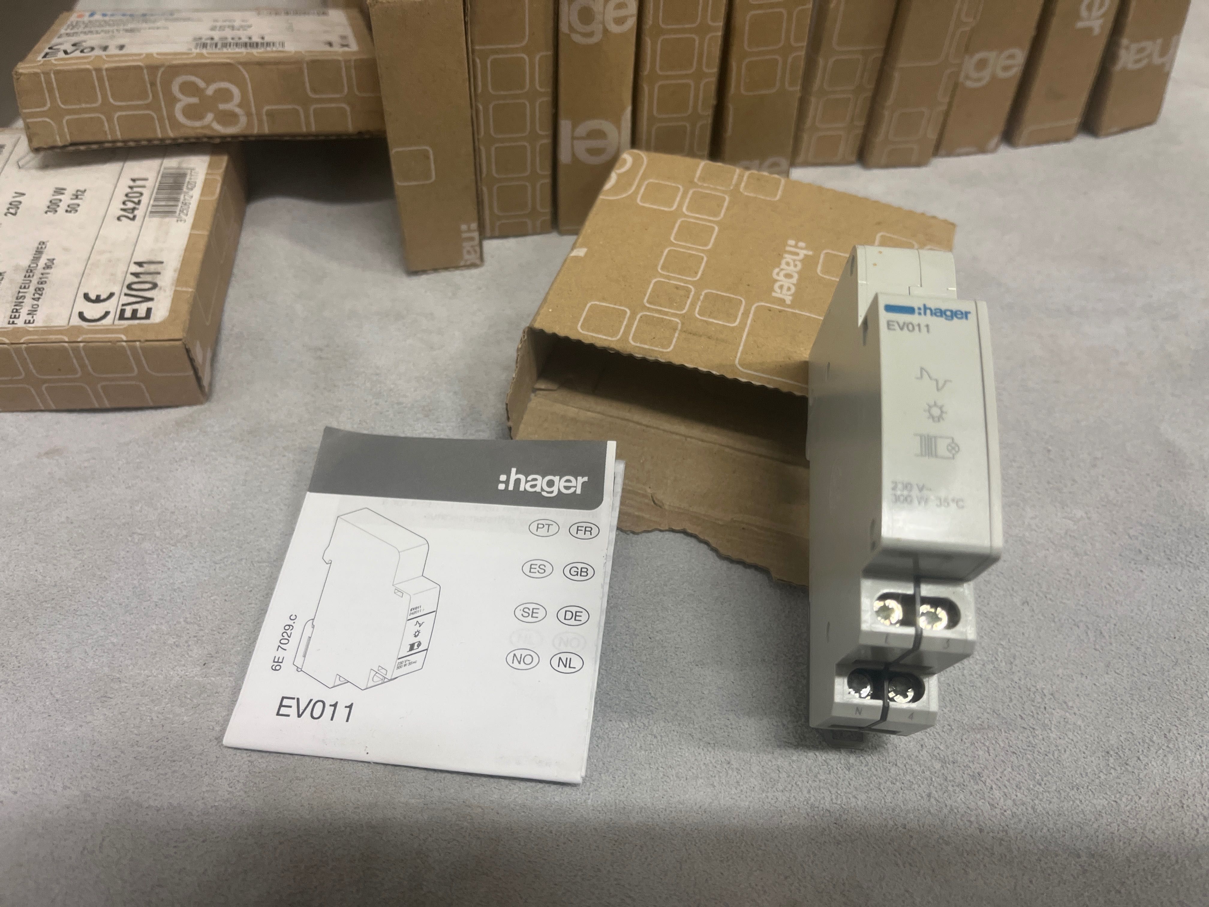 Ściemniacz zdalny 300W Hager EV011