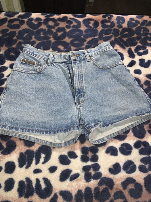 Жіночі джинсові шорти
