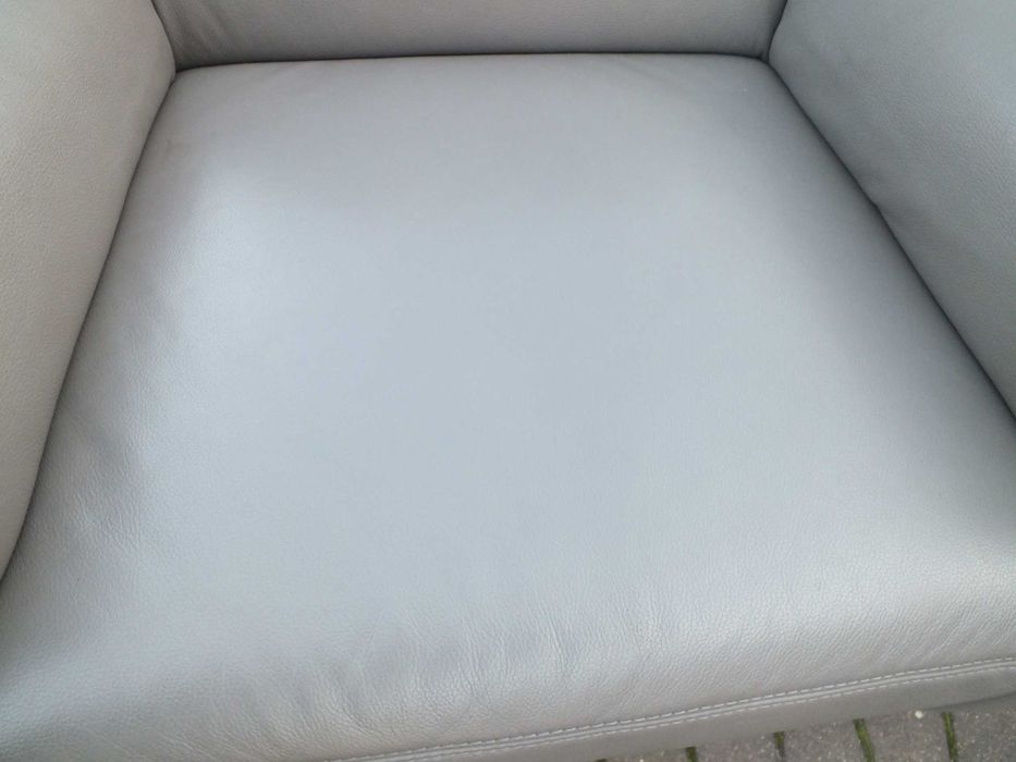 Wypoczynek skórzany firmy Musterring kolor szary.