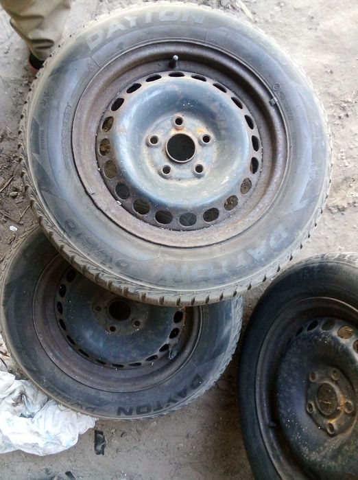 Opony zimowe z felgami