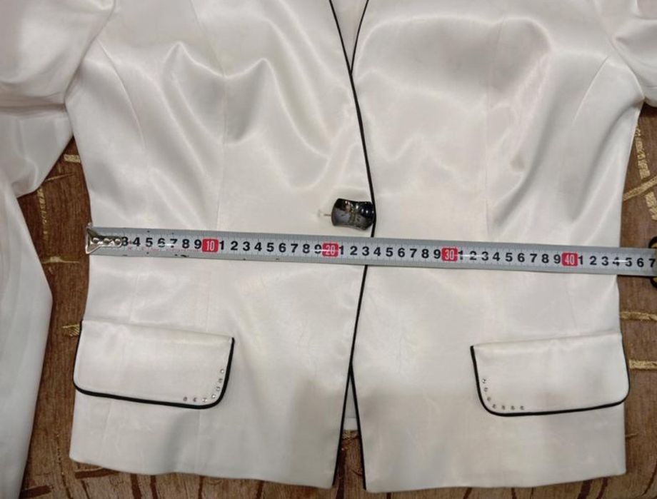 Пиджак жакет белый элегантный недорого В идеальном состоянии.