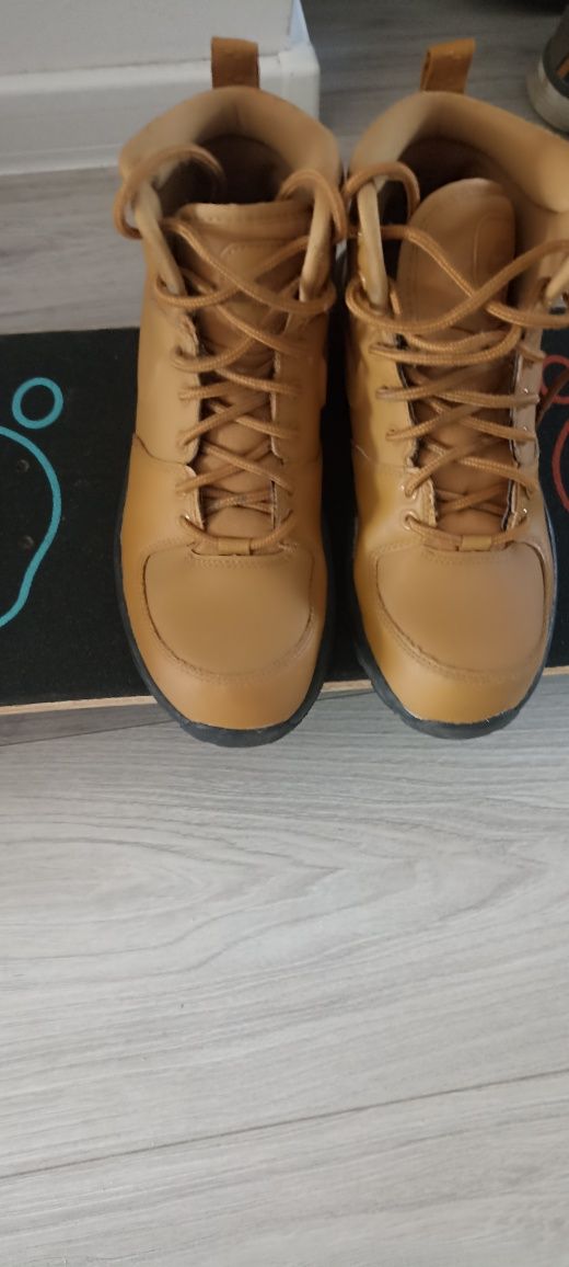 Buty nike trapery