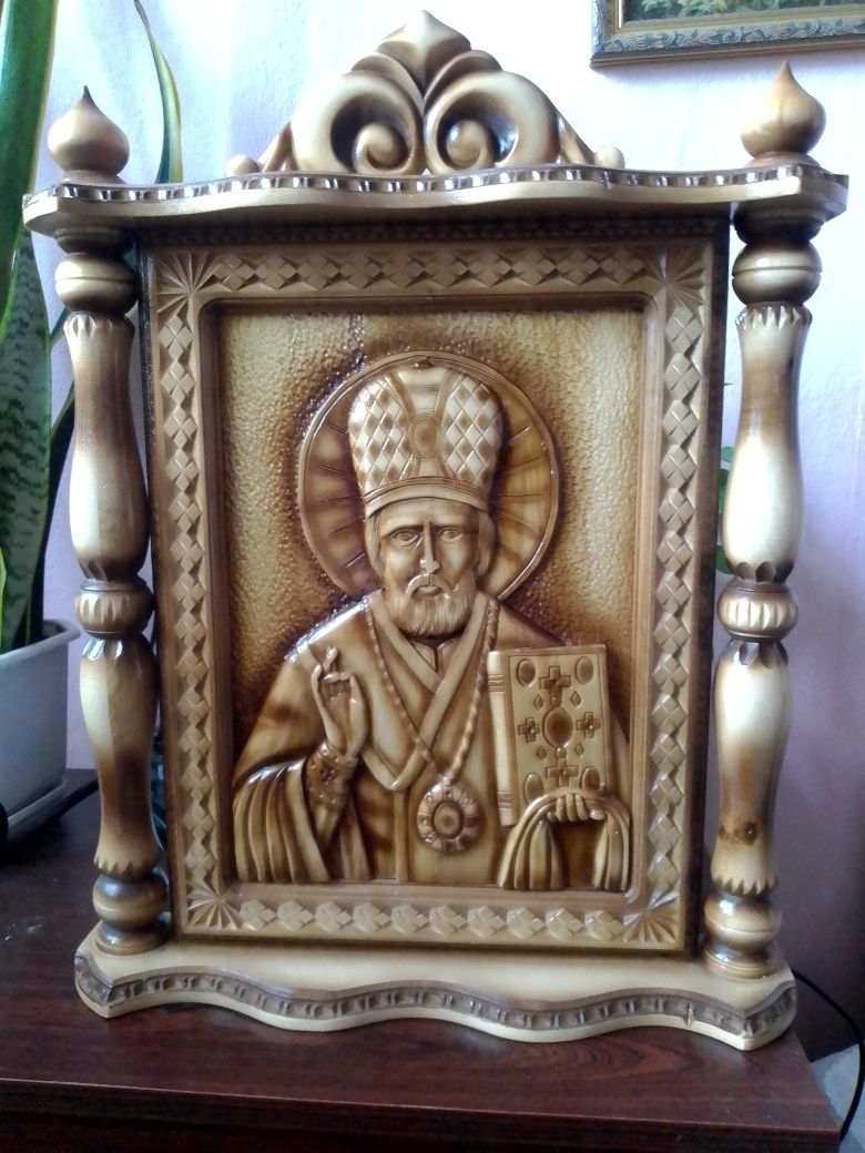 Икона Николай Угодник (в киоте)