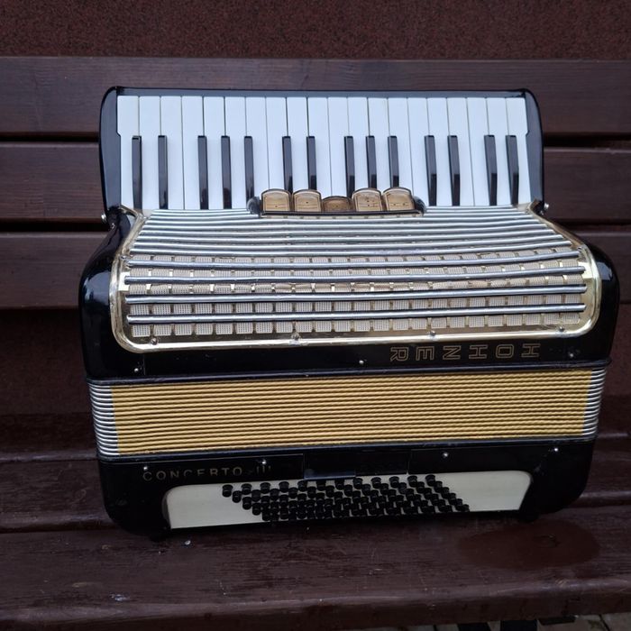 Akordoen Hohner Concerto 72 basy