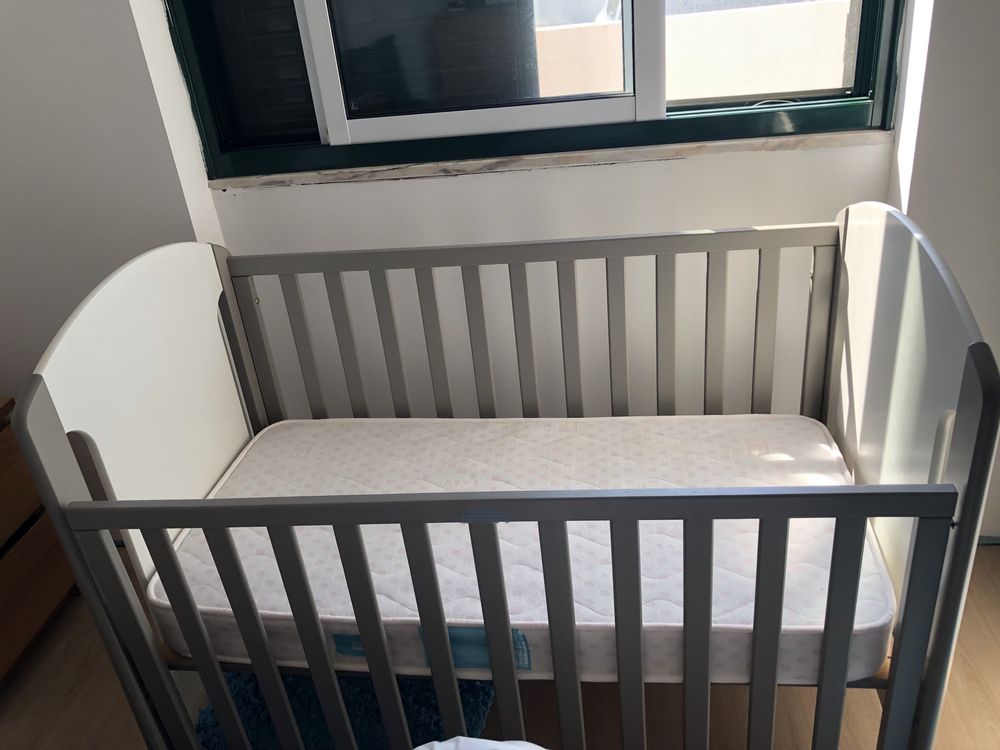 Cama de grades, Berço