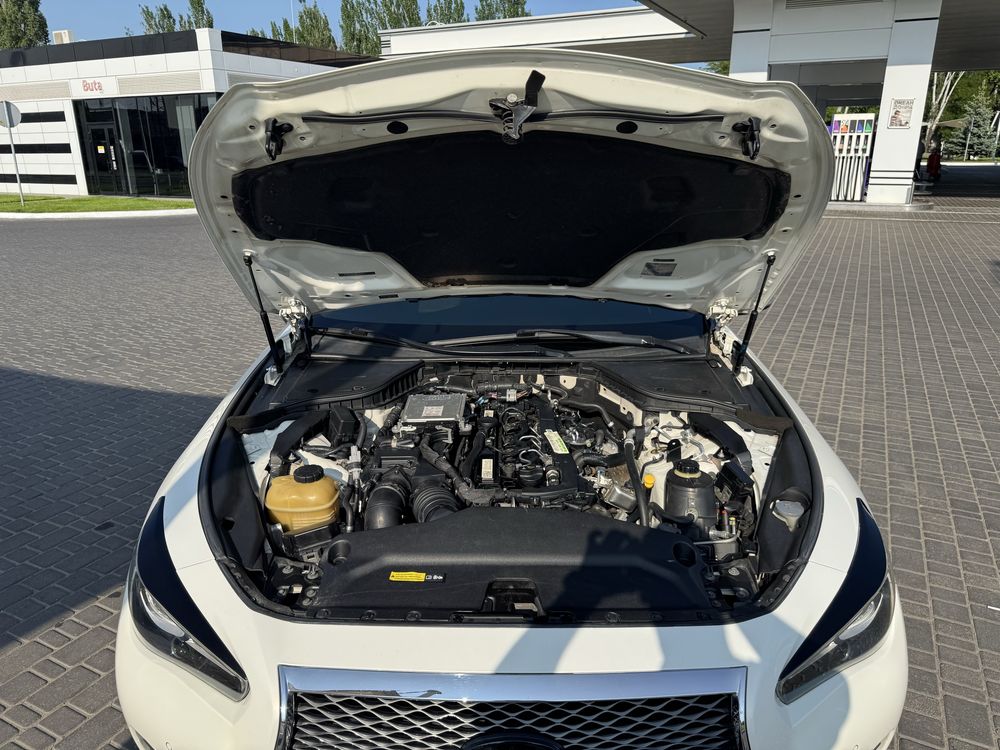 Продам Infiniti Q50 2.2 дизель 2015 год