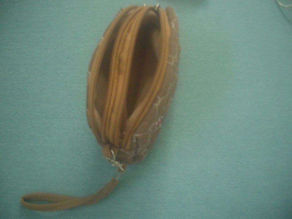 Bolsa com duas divisórias interiores (BARATA)64730304368257122