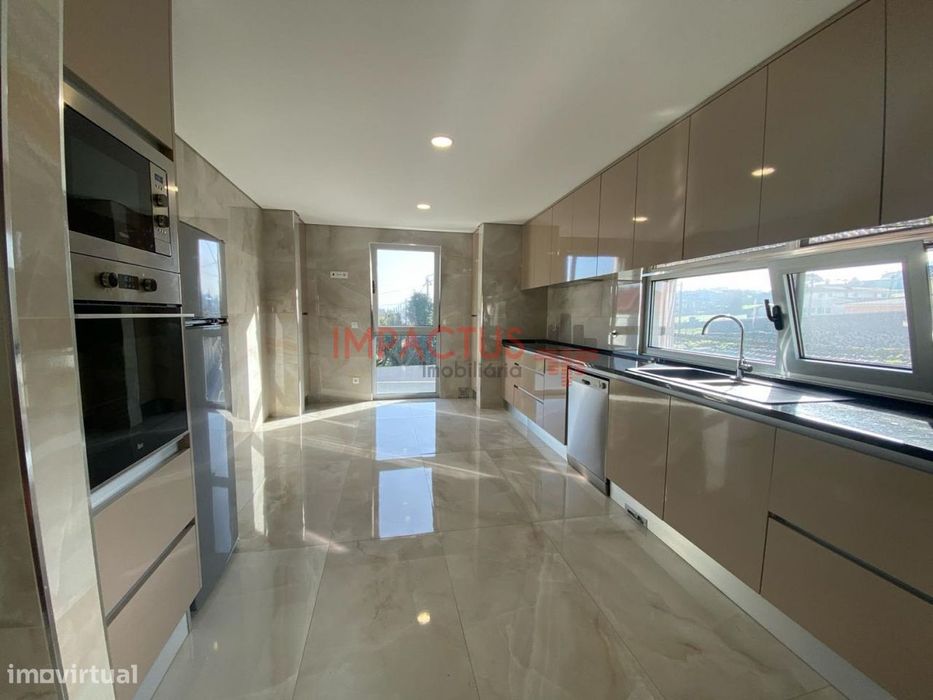 Andar moradia T3 remodelado na Trofa