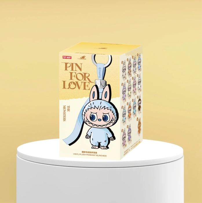 Maskotki breloki Popmart Labubu pin for love (a-m)