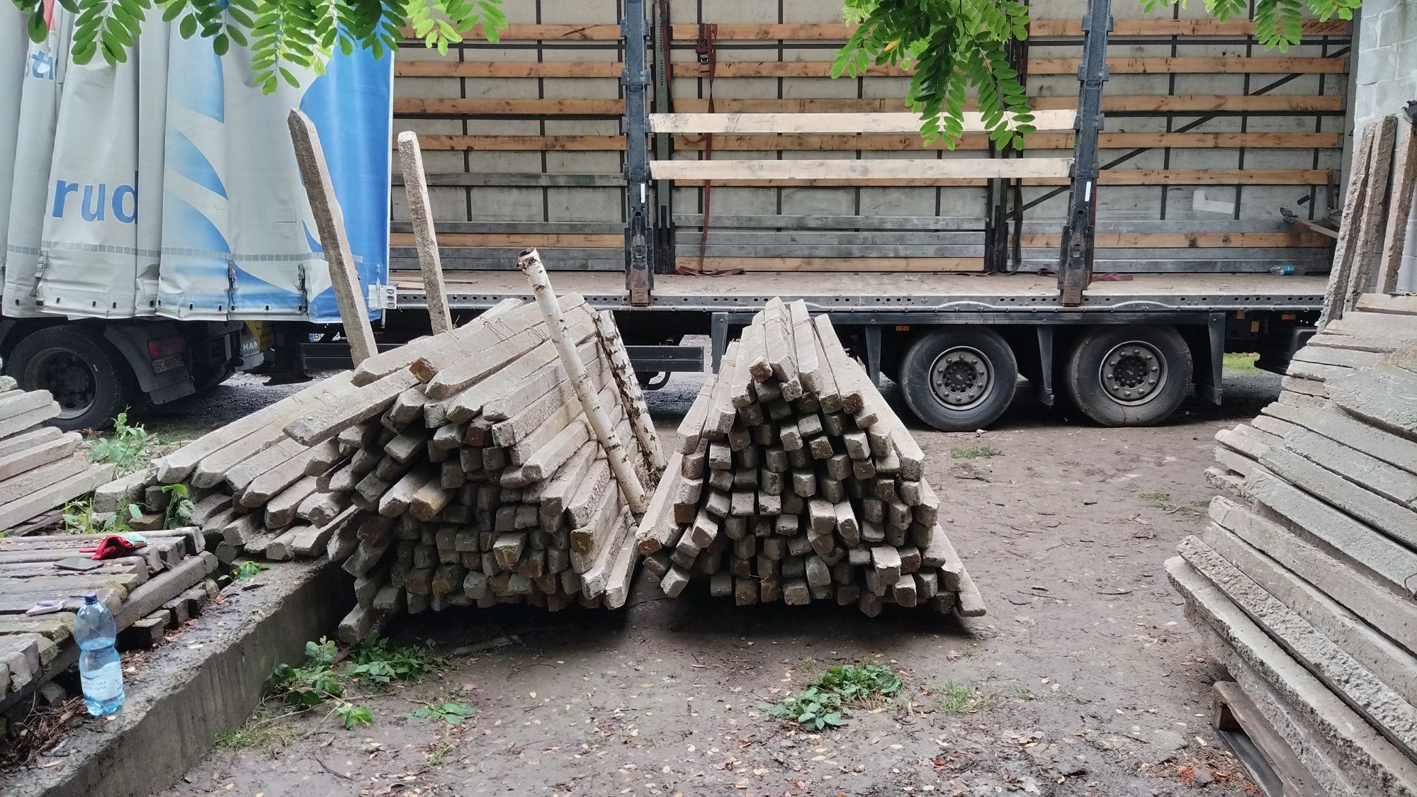 Стовпчики для огорожі  і винограду