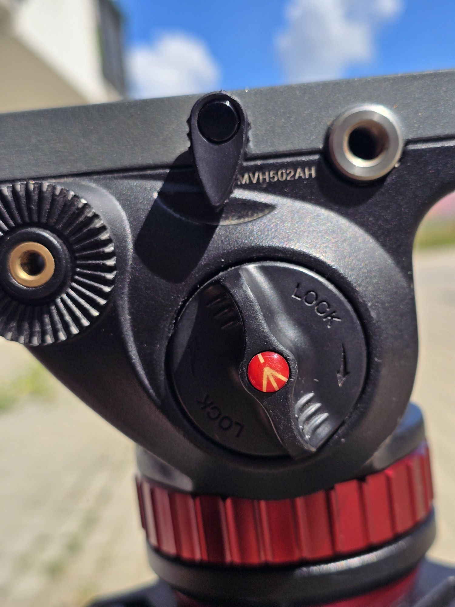 Statyw Manfrotto do dużych kamer MVT502AM z głowicą MVH502AH