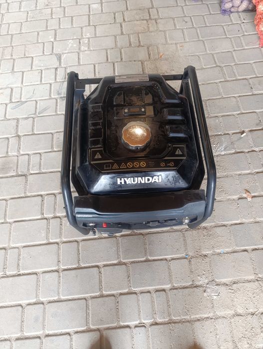 Бензиновый генератор