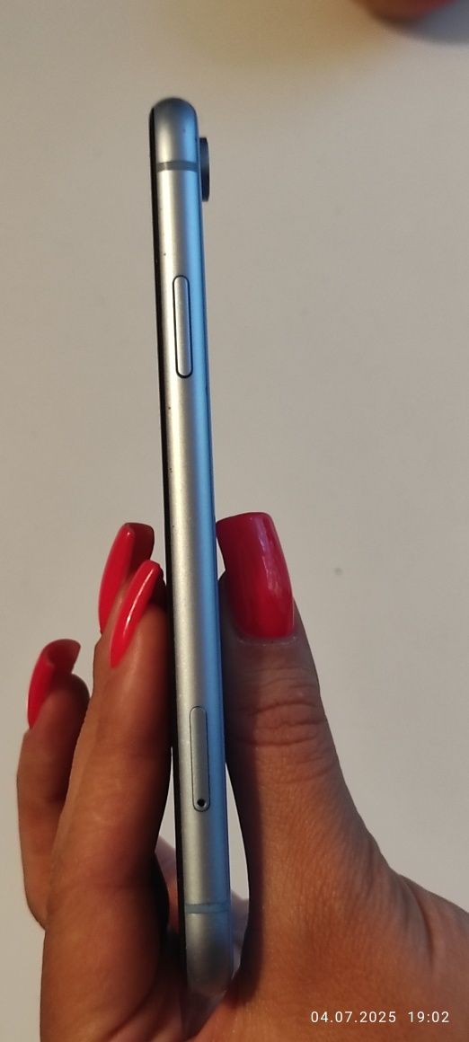Продам Apple iPhone Xr