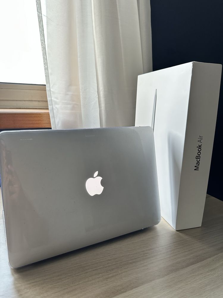 Macbook AIR 2014 13” MUITO NOVO