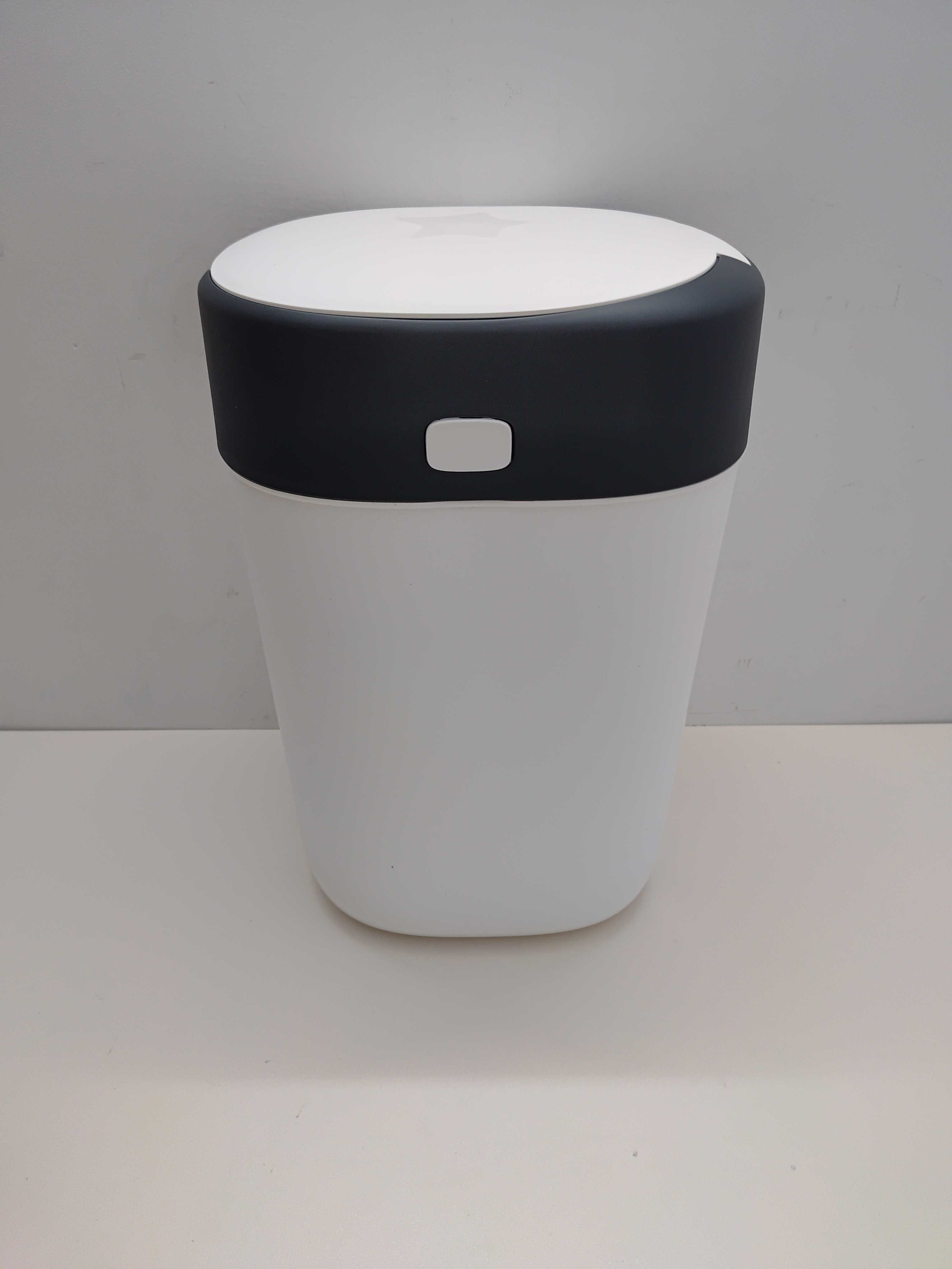 Kosz na pieluszki Tommee Tippee Twist and Click z 6 wkładami (B243)