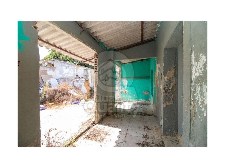 Moradia para Restaurar T4+1 em Barreiro