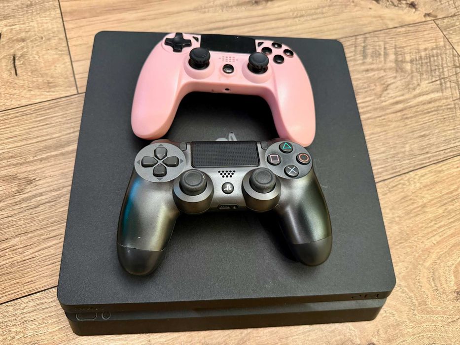 Konsola Playstation 4 slim PS4 1TB + dwa pady + 8 gier COD, UFC, FIFA