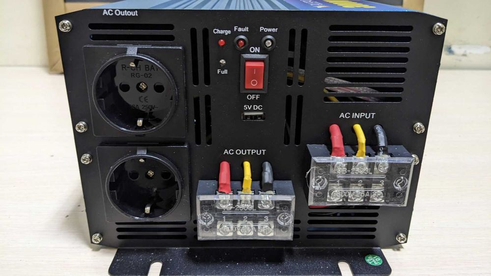 БОЛЬШОЙ Инвертор 6000/3000W 12/220v с зарядкой ЧИСТЫЙ СИНУС ИБП ДБЖ