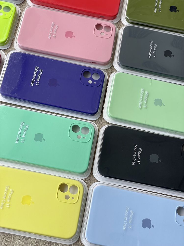 Чехол Silicone Case iPhone 11  квадратными бортами закрытый низ камера