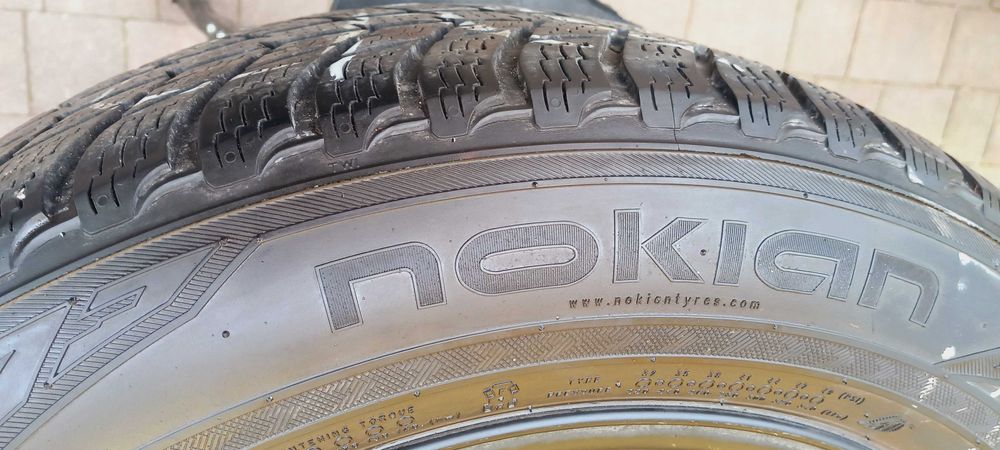 Opony zimowe Premium 2x NOKIAN 225/60R18 104H XL M+S