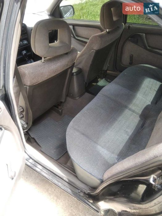 Автомобиль Опель омега