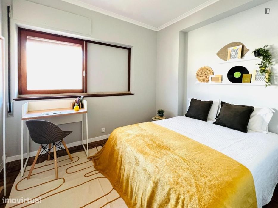 Quarto - localizado em Bairro do Sol Coimbra