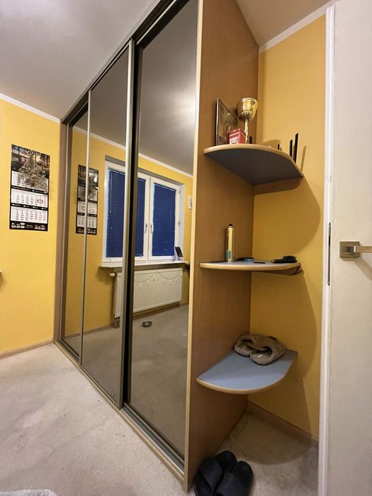 Szafa przesuwana z lustrem 200 cm.