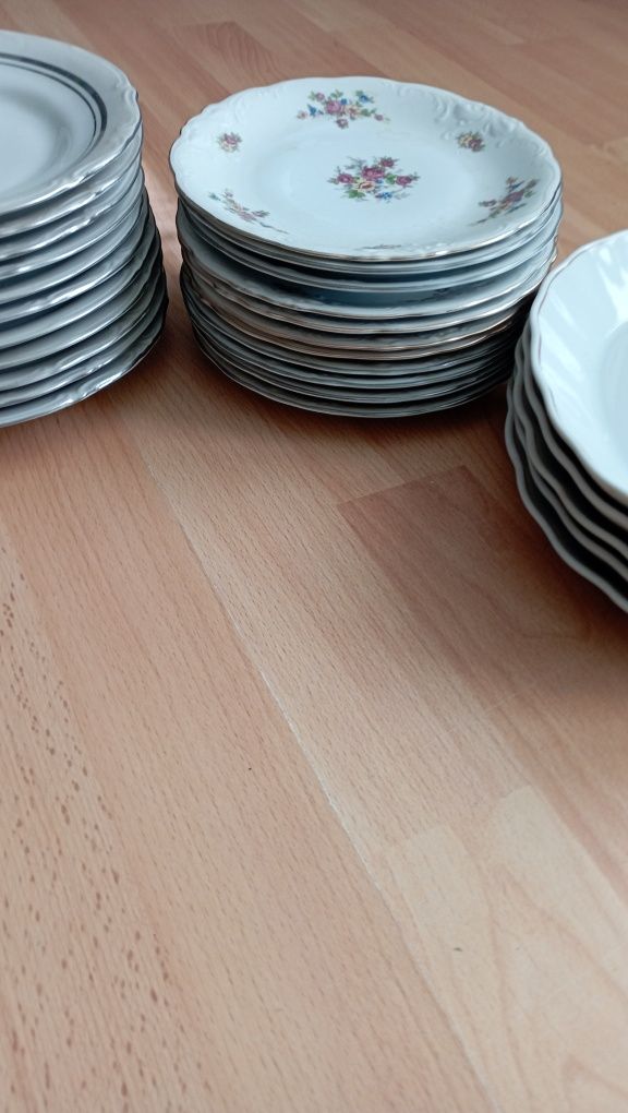 Zestaw talerzy (serwis obiadowy) porcelana 12 osobowy