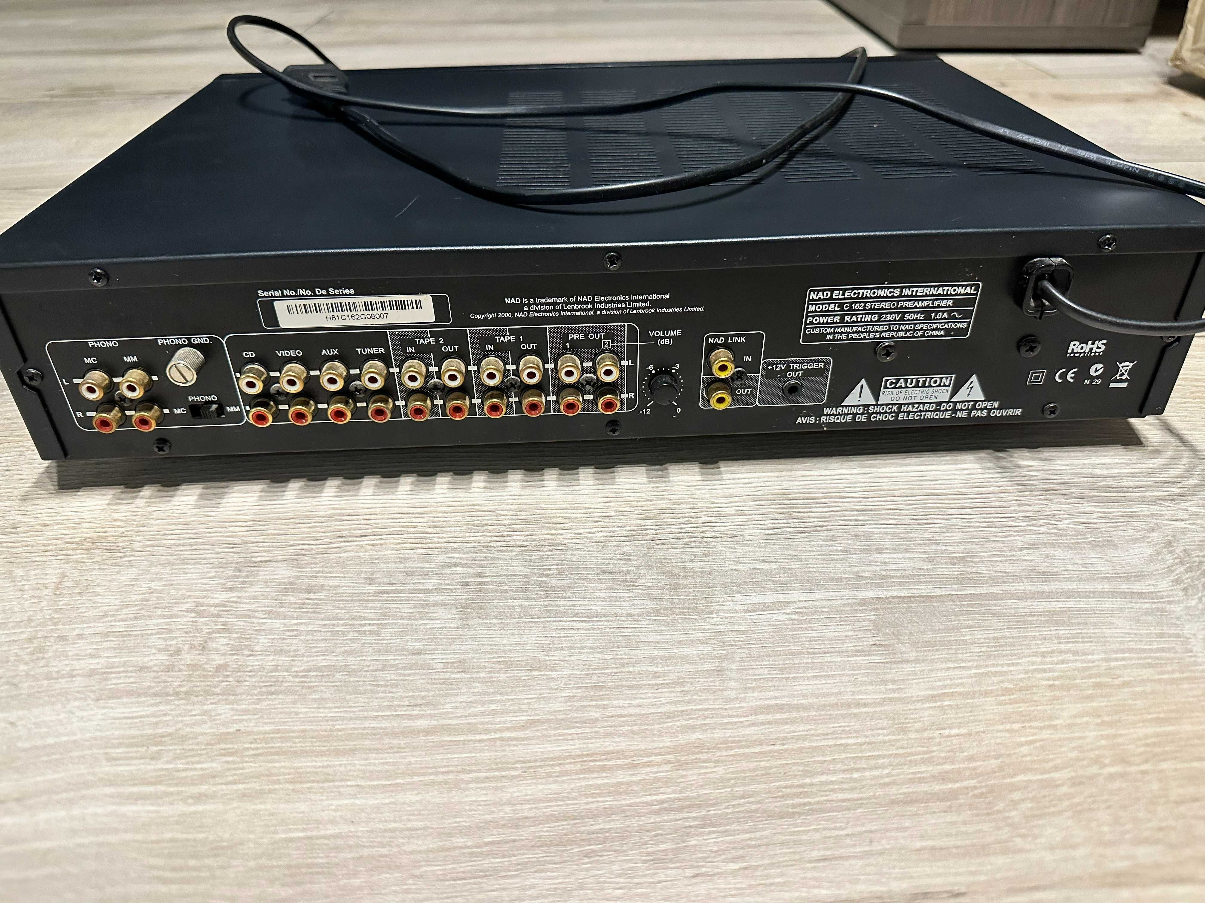 Предварительный усилитель NAD C162, черный