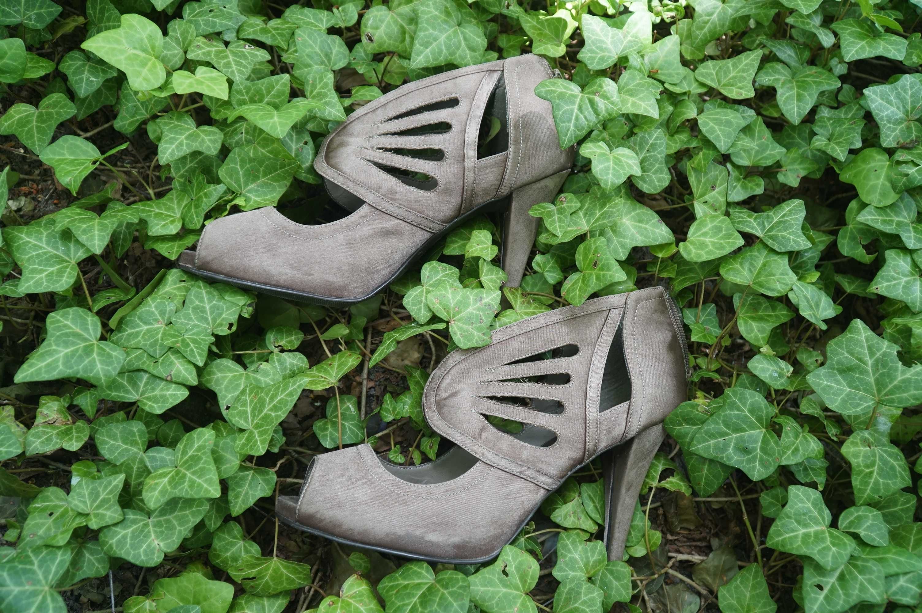 Złote satynowe buty szpilki sandałki na obcasie botki 41 wkł. 26,5 cm