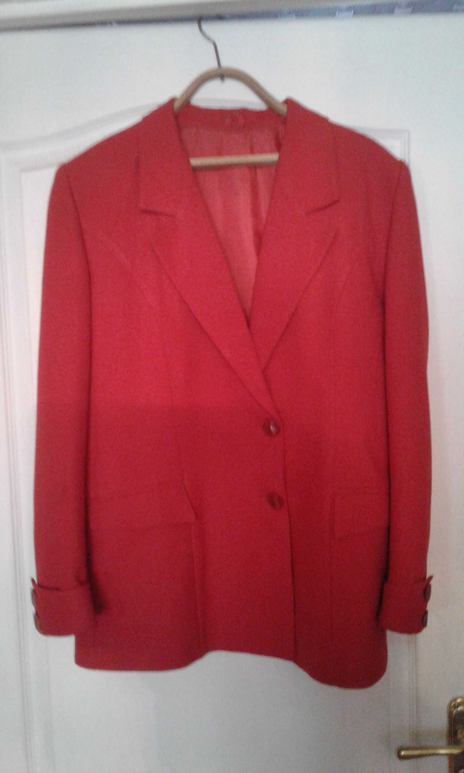 Пиджак красный,классика,разм.48-50