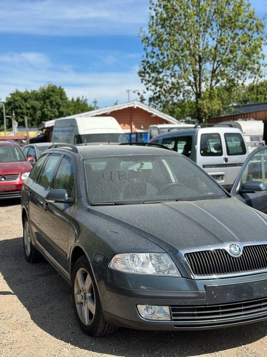 Авторозборка Skoda Oktavia a5 1.6Fsi двигун BLF колір 9901 КПП GYT 5ст