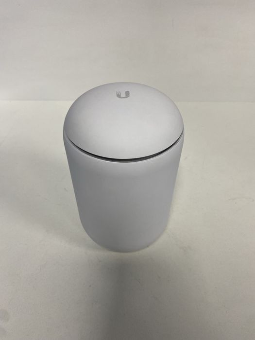 Бездротовий маршрутизатор Ubiquiti UniFi Dream Machine
