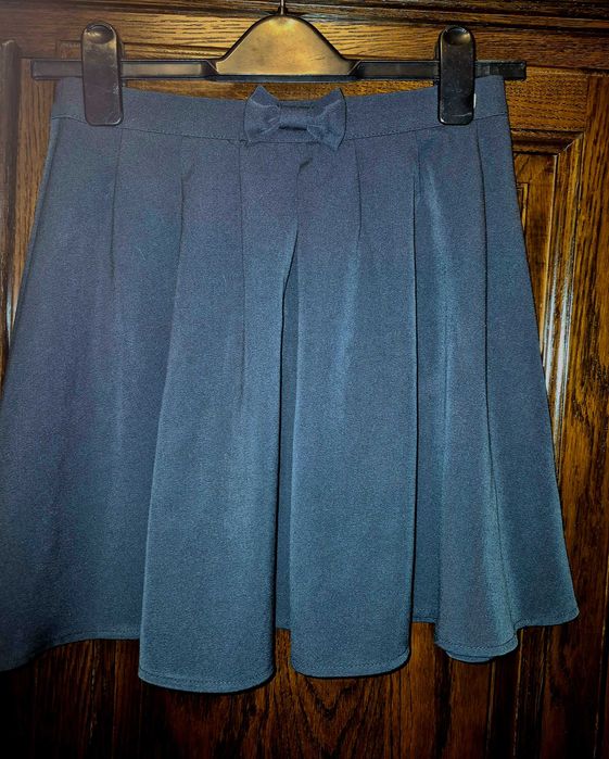 Spódnica galowa czarna r. 134 George