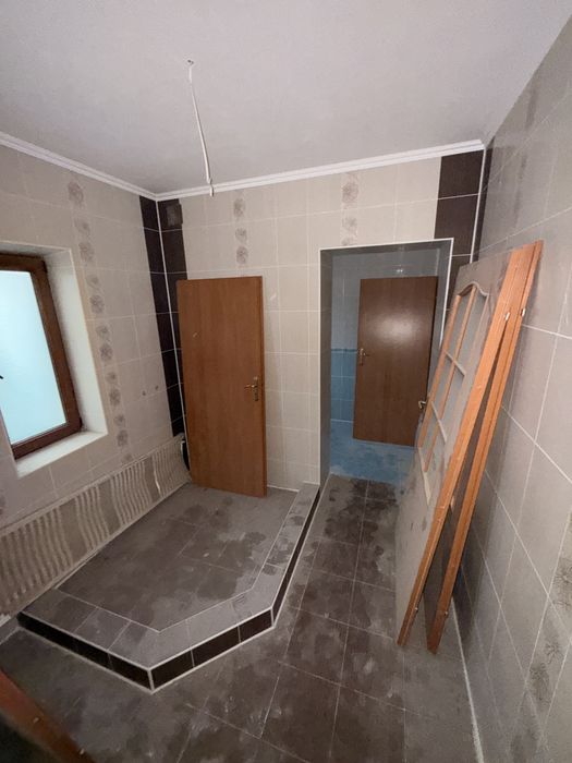 Продаж 5-ти кімнатного будинку, у м. Новоселиця!