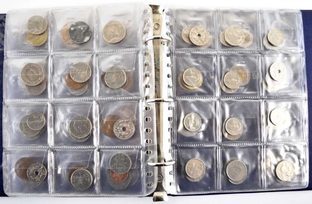 Álbum com 96 moedas