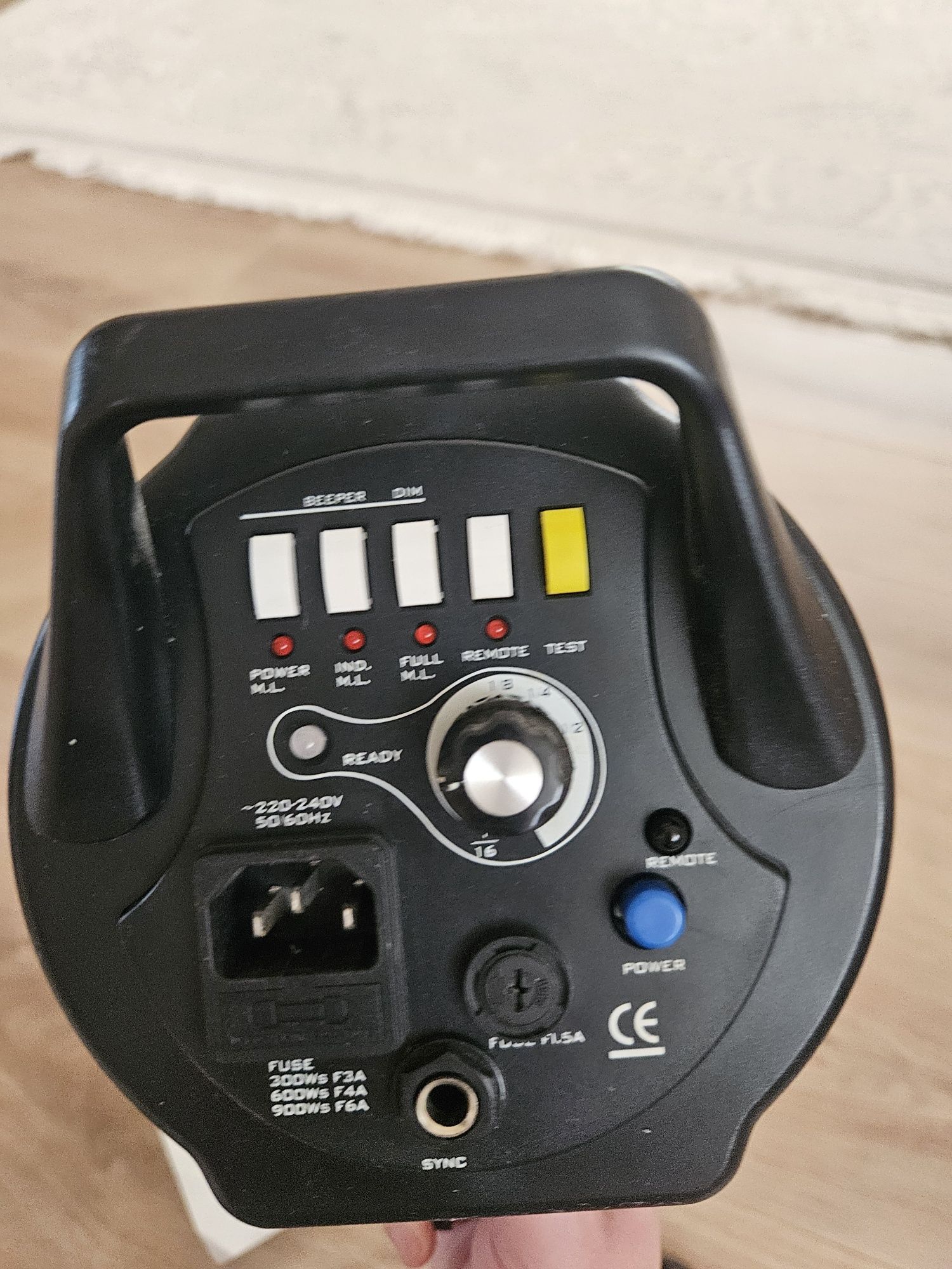 Falcon Eyes DE 600B, студійний спалах