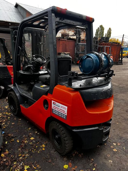 Газовий навантажувач Тойота 8FG25