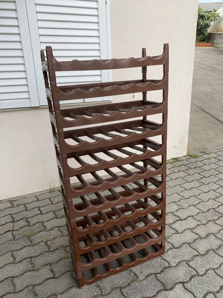Garrafeira de plastico